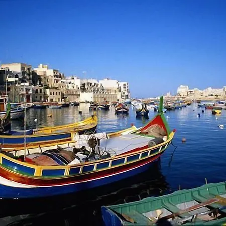 Seafront With Pool Διαμέρισμα *