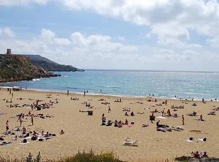Lägenhet Seafront With Pool