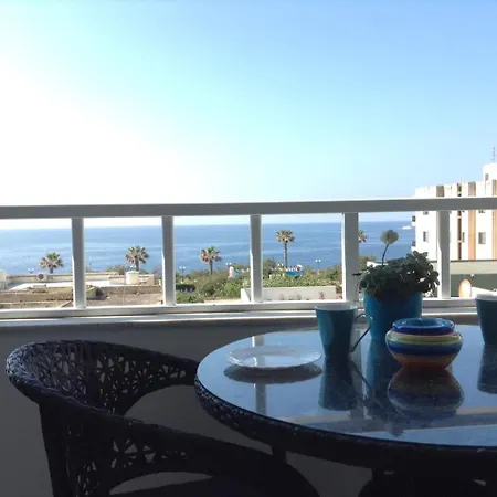 Seafront With Pool セント・ポールズ・ベイ