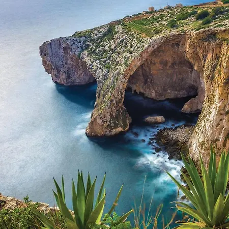Appartement Seafront With Pool San Pawl il-Baħar