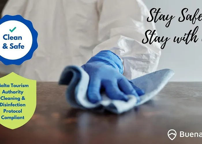 Daire Seafront With Pool