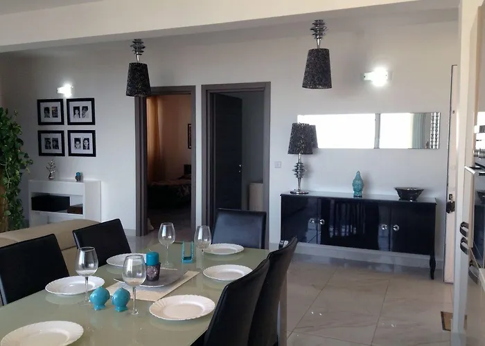 Lägenhet Seafront With Pool