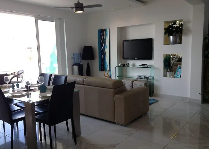 Seafront With Pool Lägenhet