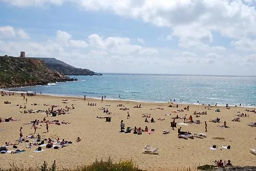 Daire Seafront With Pool