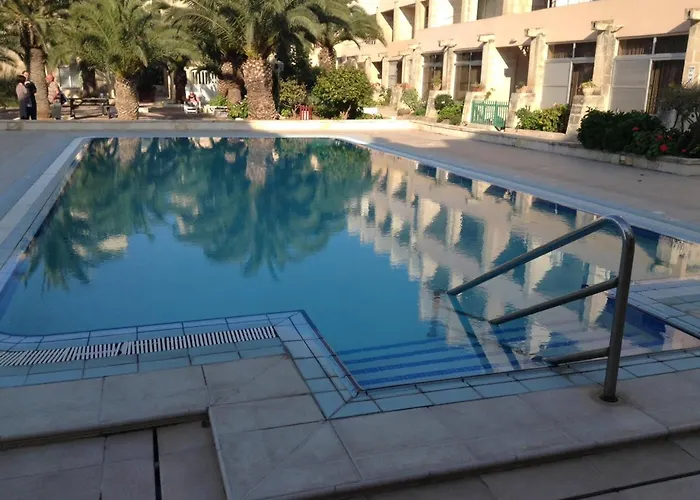 Daire Seafront With Pool *