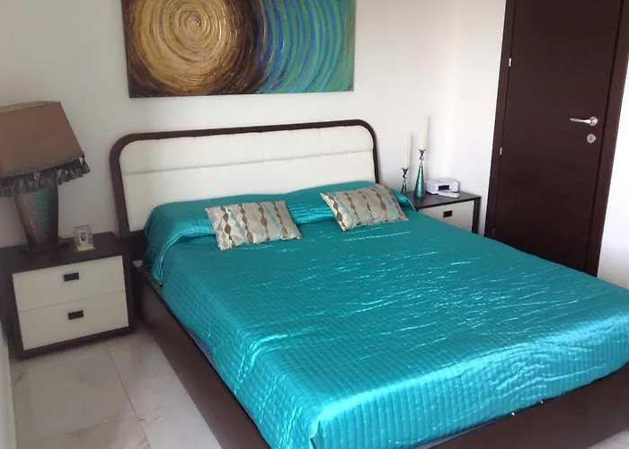 Seafront With Pool Lägenhet