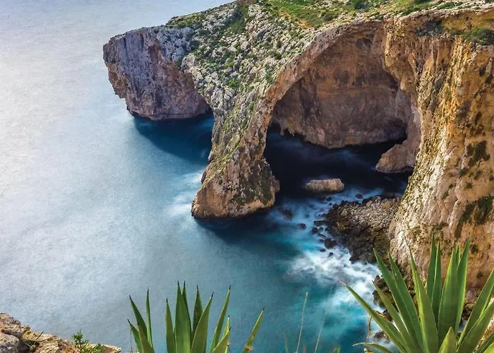 Daire Seafront With Pool St. Paul's Bay