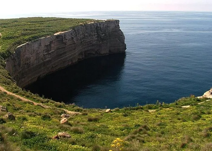 Seafront With Pool Daire