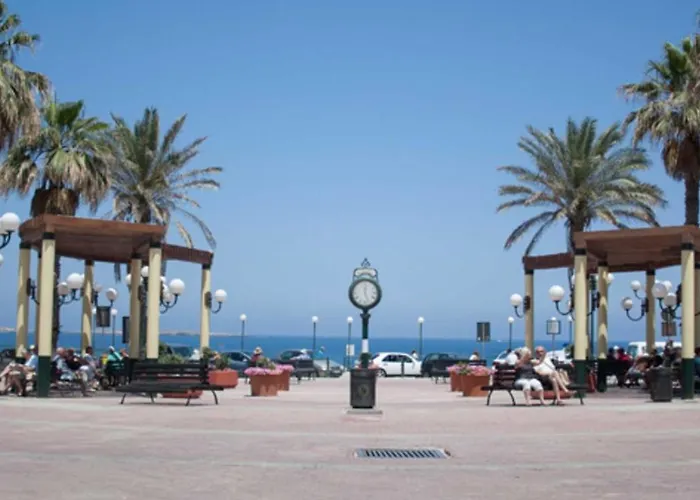 Seafront With Pool Daire St. Paul's Bay