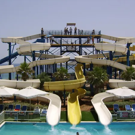 Seafront With Pool Apartment *