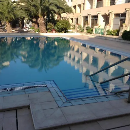 Apartment Seafront With Pool *