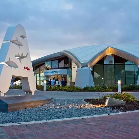 Apartament Seafront With Pool